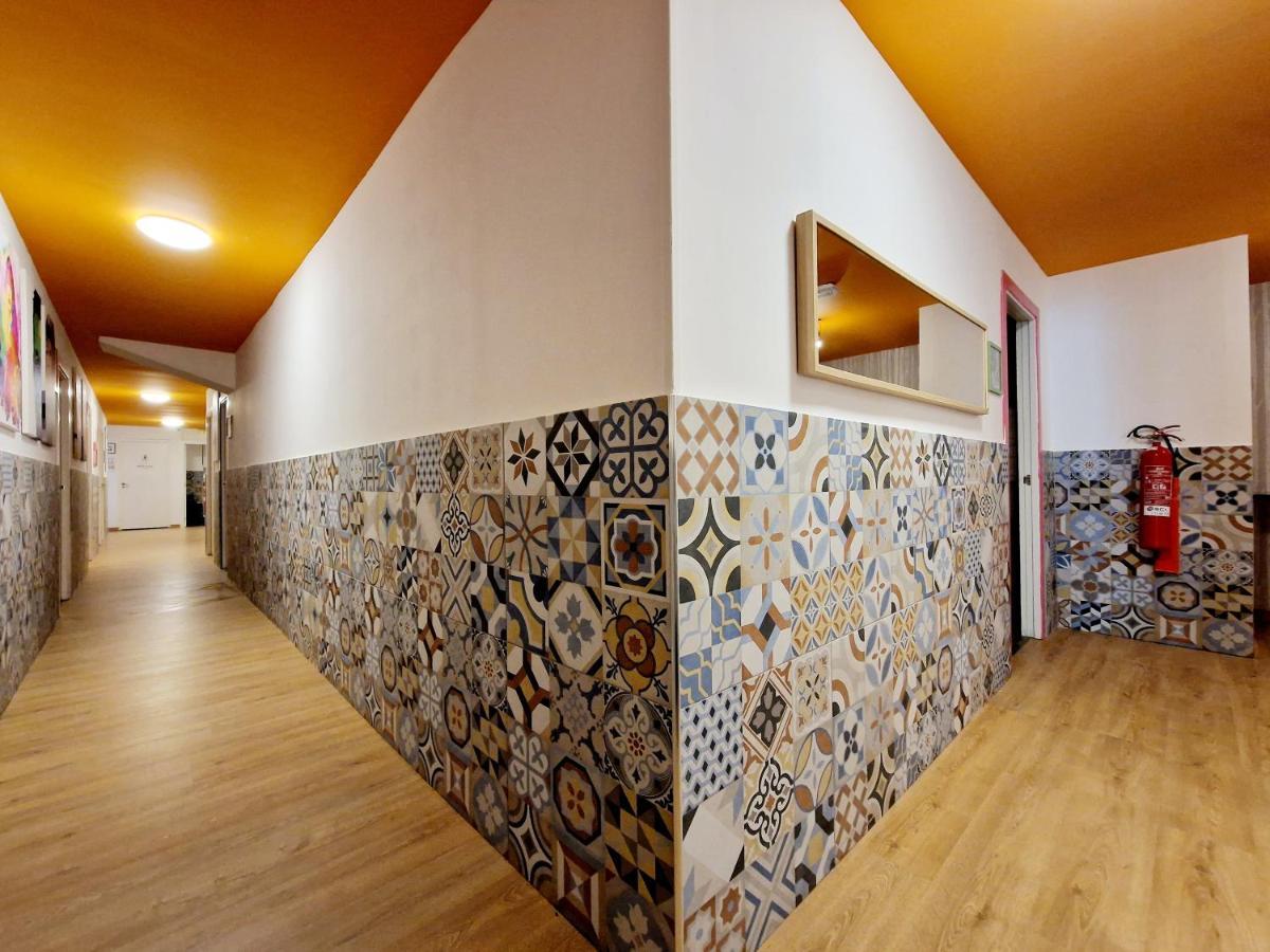 Hostel Arc House *