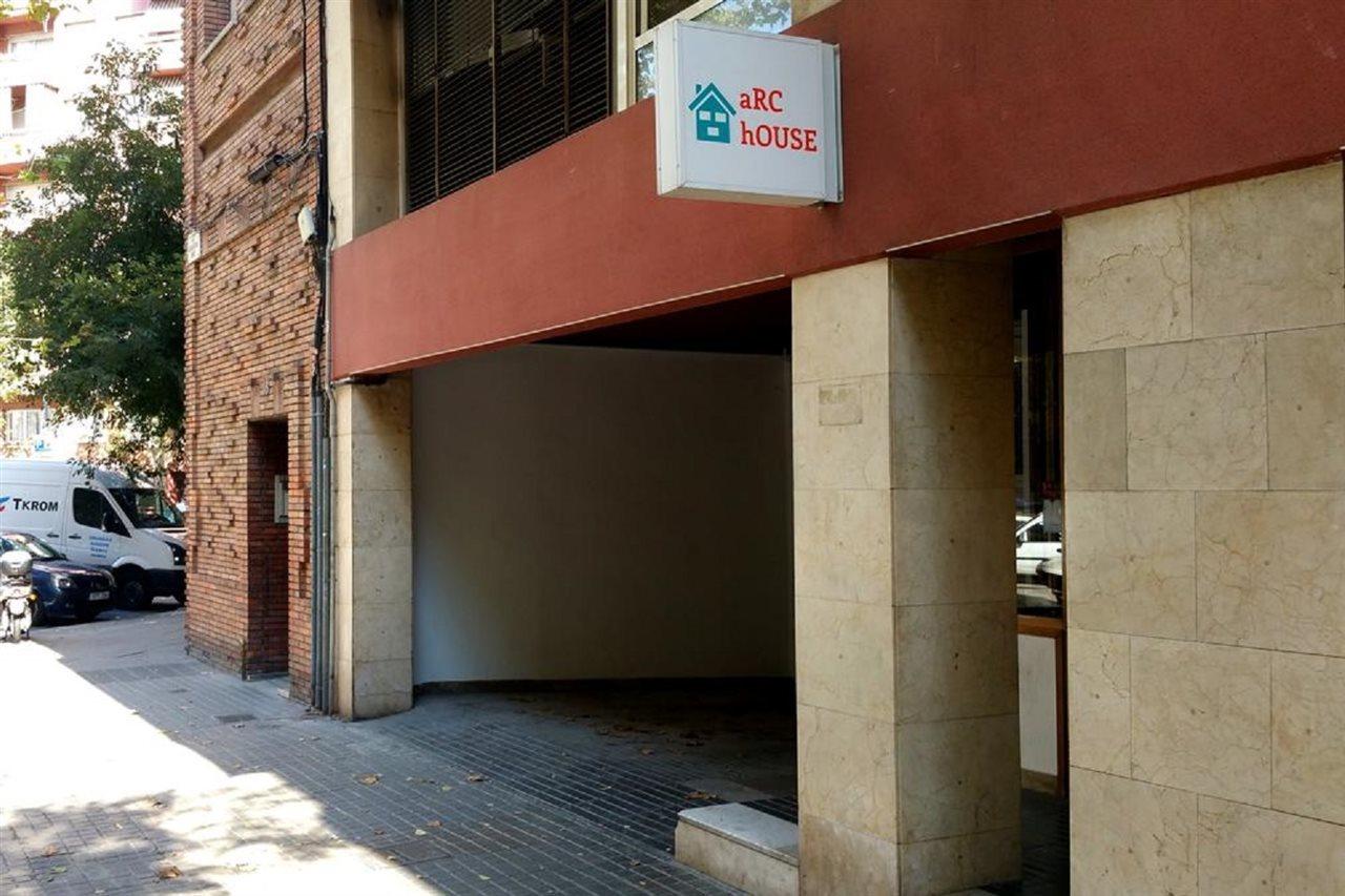 Hostel Arc House