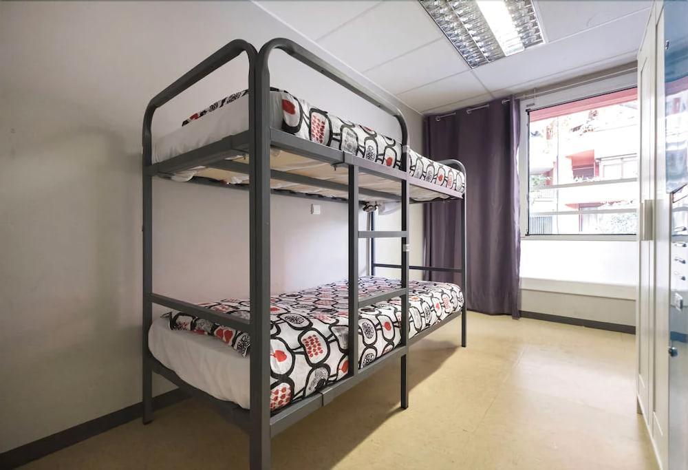 Arc House Hostel *