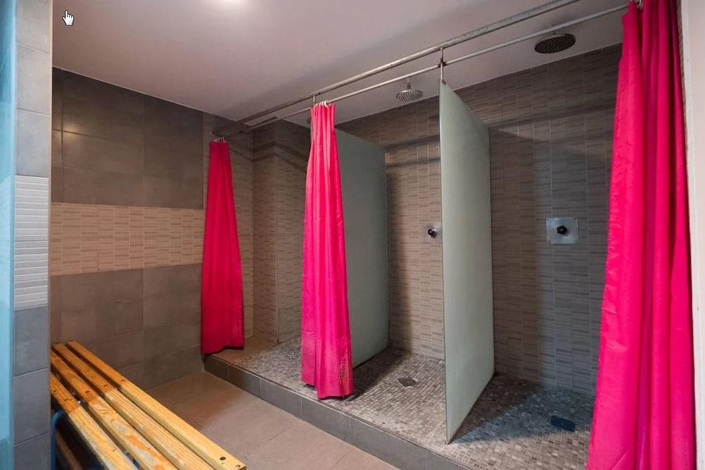 Arc House Hostel