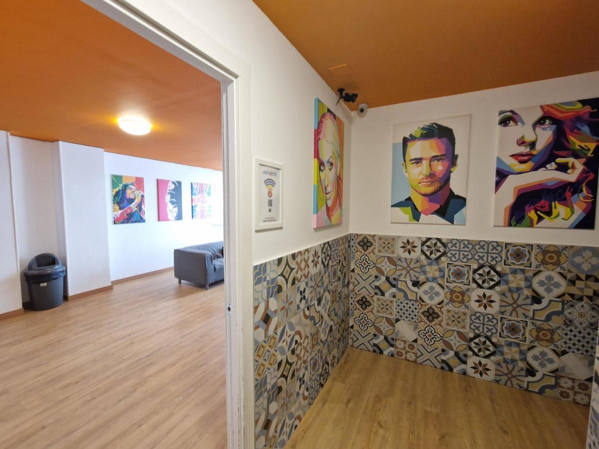 Hostel Arc House