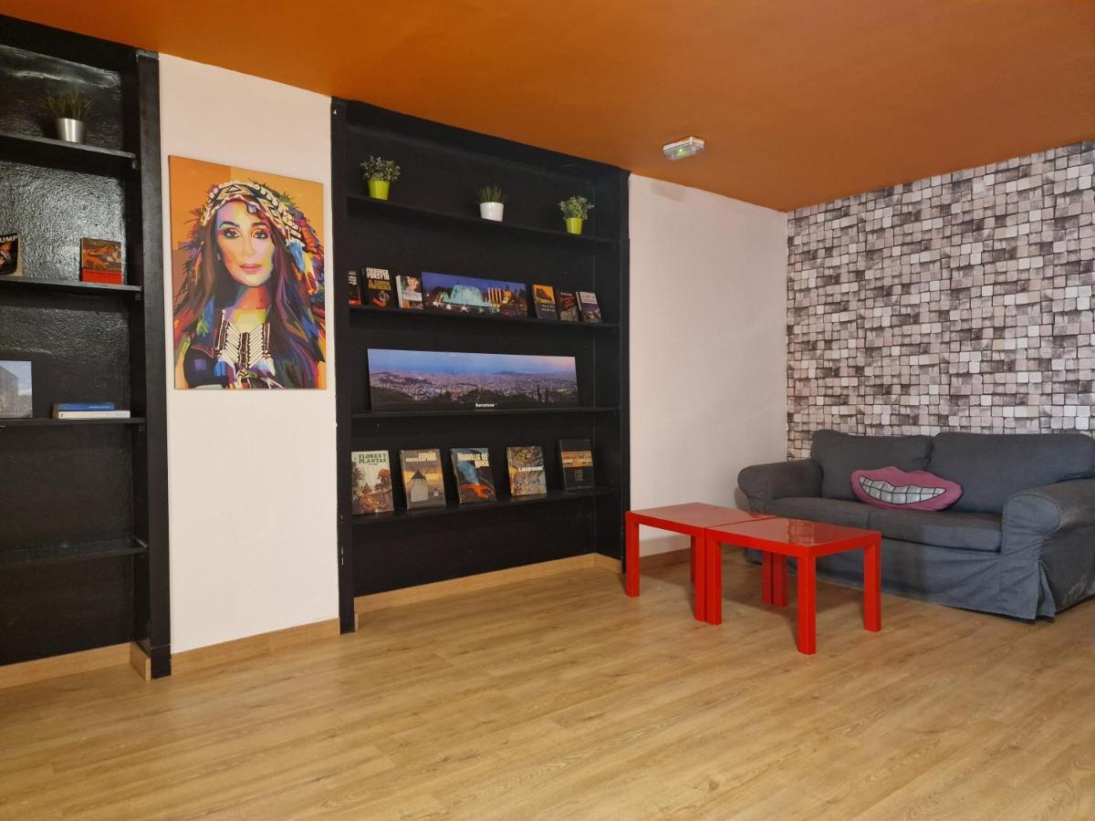 Hostel Arc House *